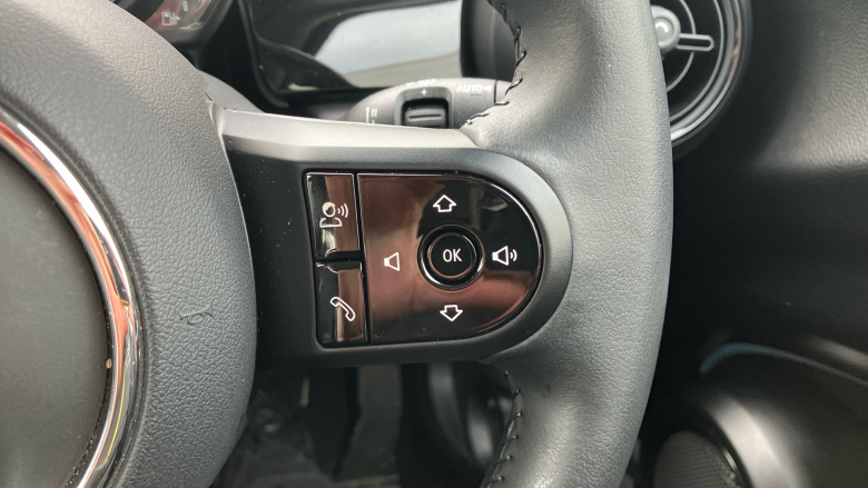 MINI Hatchback 1.5 Cooper Classic 3dr Auto Petrol Hatchback